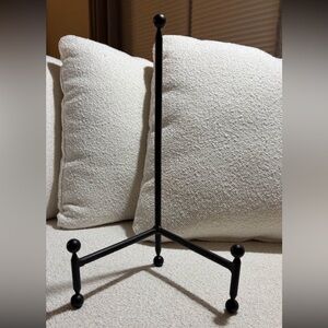 Black Metal 3-Leg Display Stand